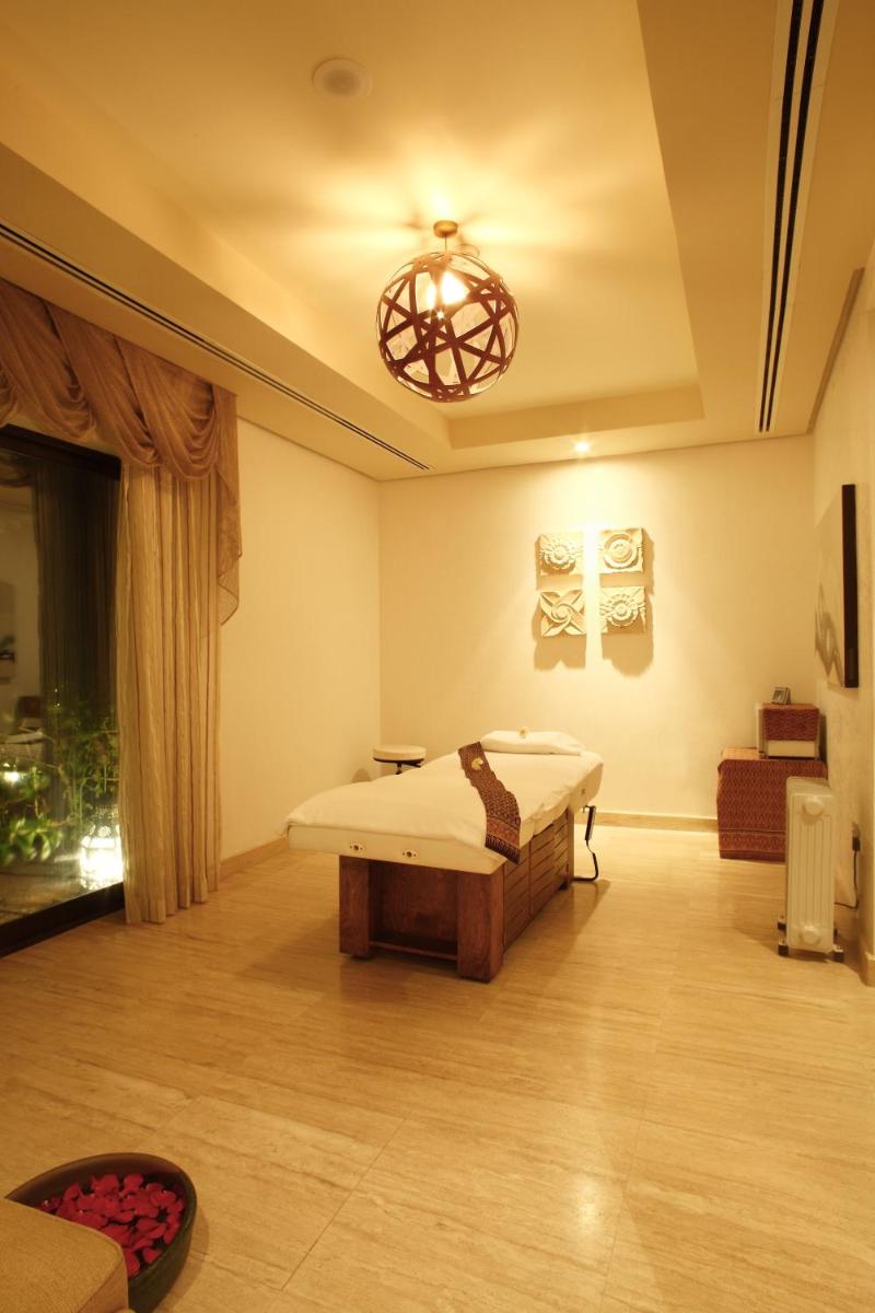 Anantara Desert Islands Resort & Spa