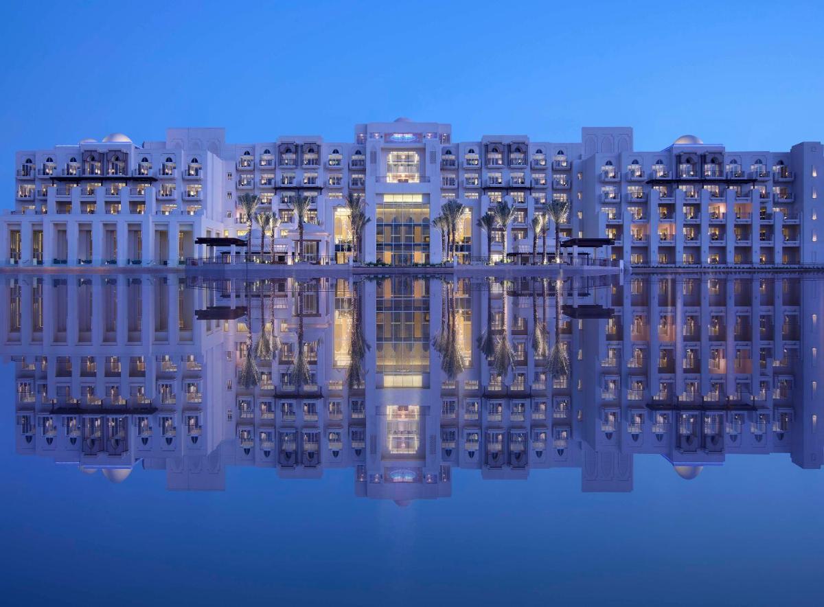 The Mangroves Abu Dhabi, LXR Hotels & Resorts