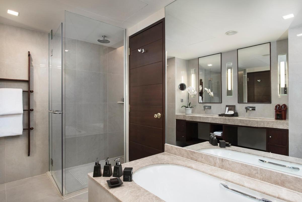 Anantara Riverside Bangkok Resort