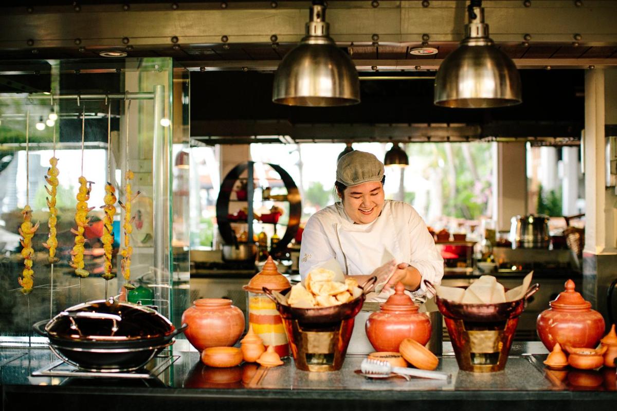 Anantara Riverside Bangkok Resort