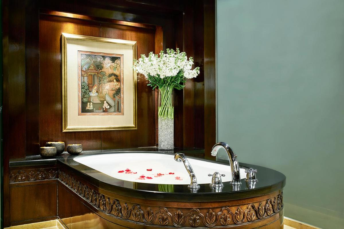 Anantara Siam Bangkok Hotel