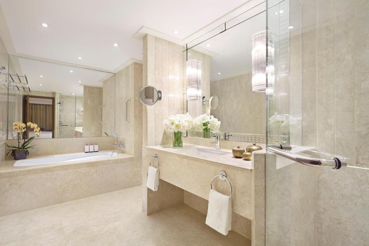 Anantara Siam Bangkok Hotel