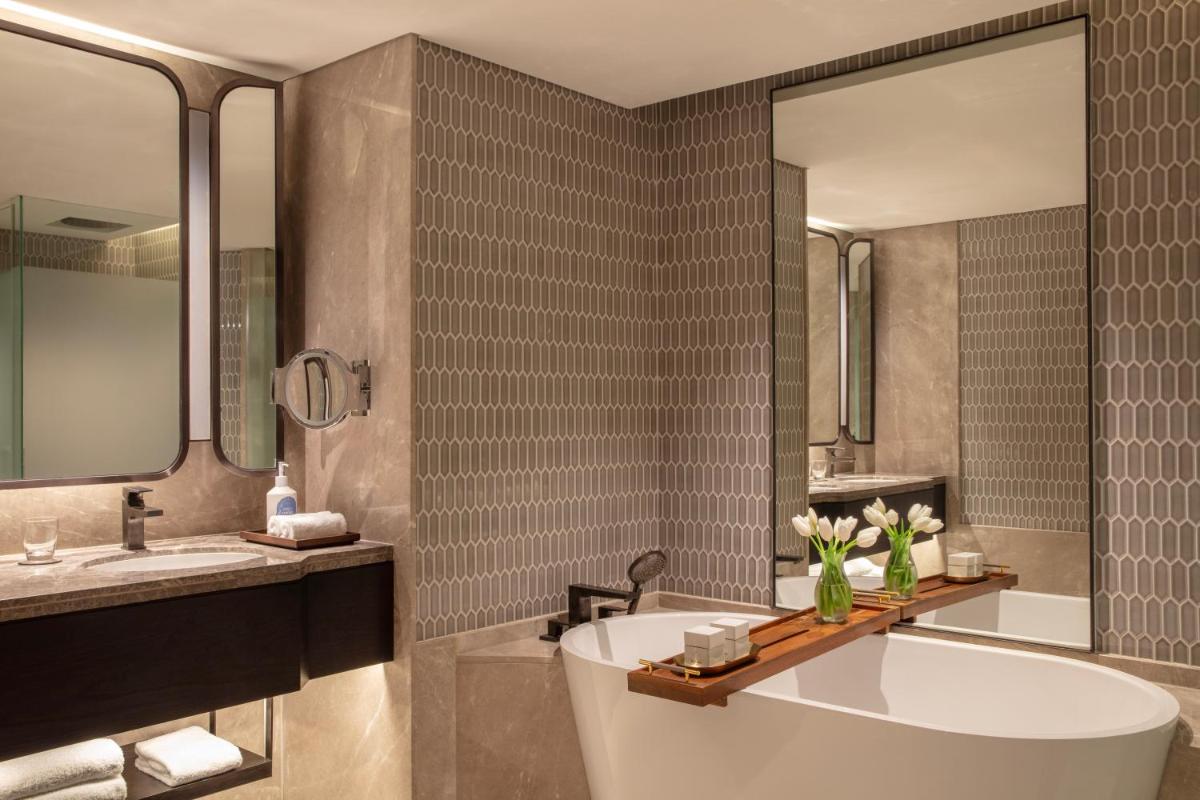 Anantara Siam Bangkok Hotel