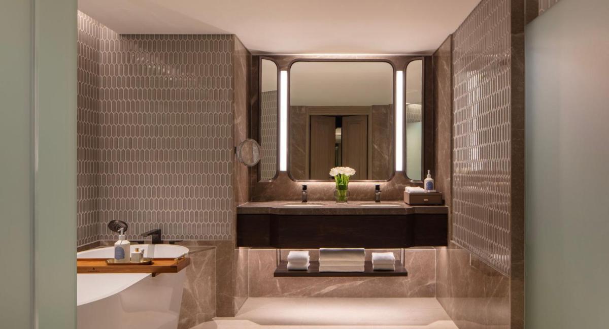 Anantara Siam Bangkok Hotel