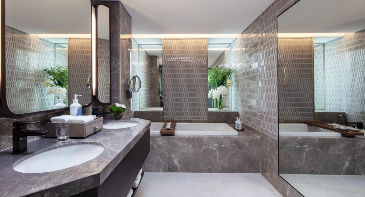 Anantara Siam Bangkok Hotel
