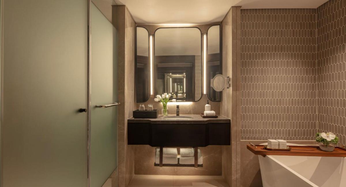 Anantara Siam Bangkok Hotel