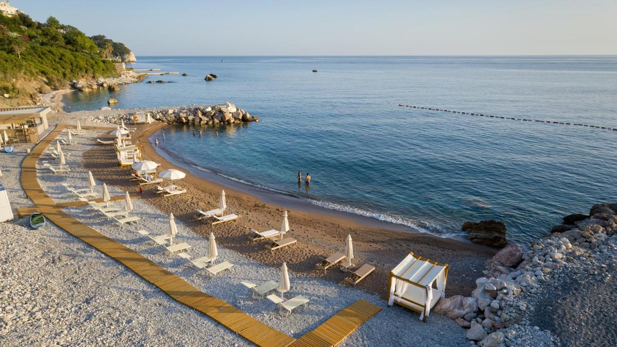 ĀNANTI Resort, Residences & Beach Club - The Leading Hotels of the World