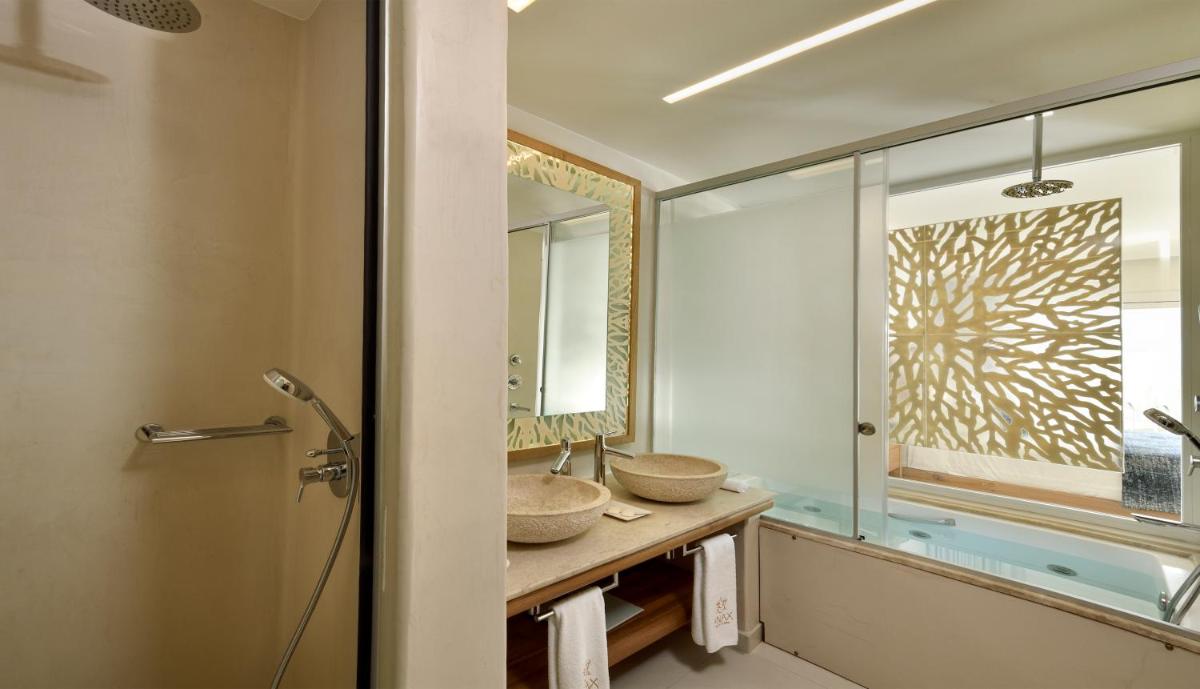 Anax Resort and Spa