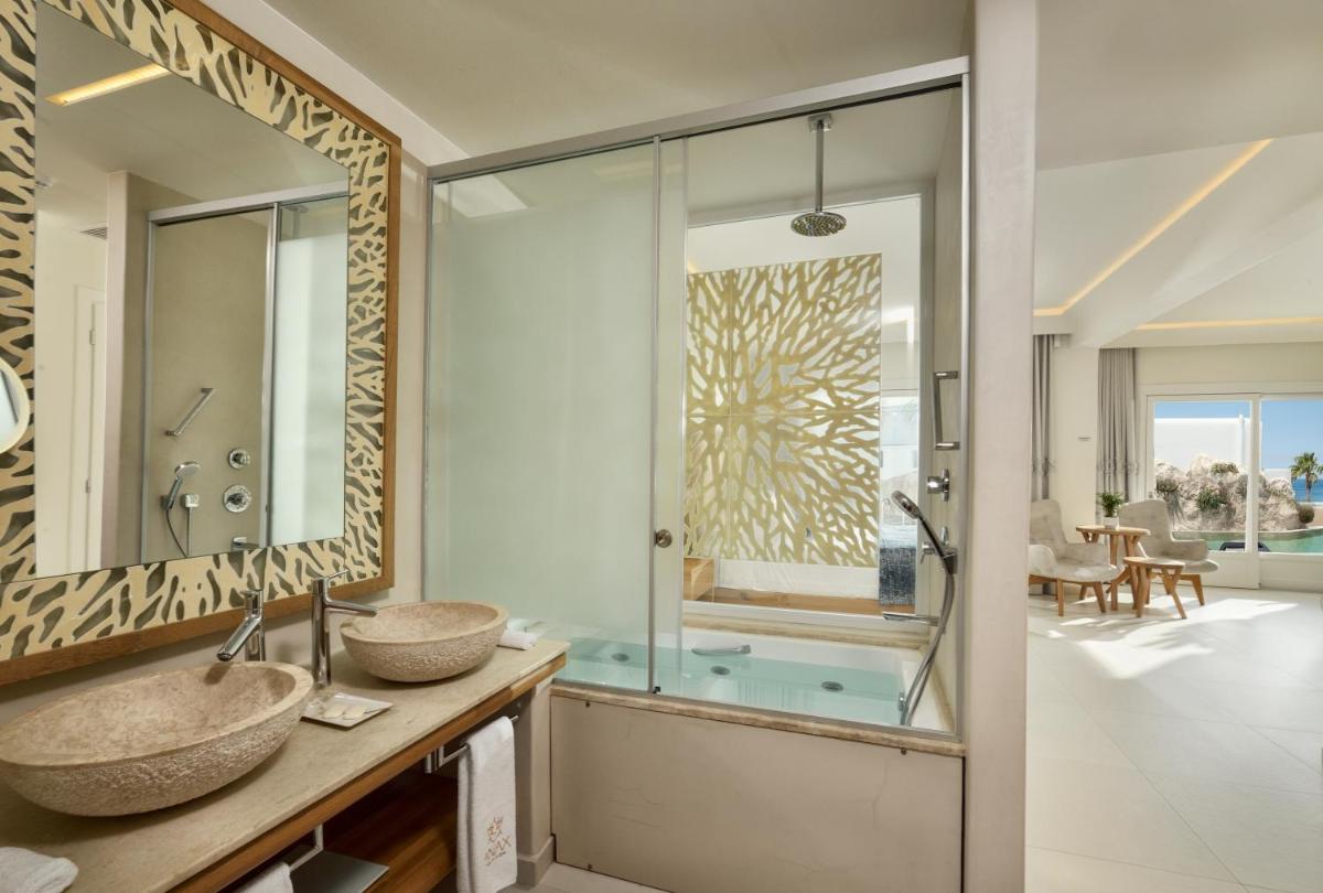 Anax Resort and Spa