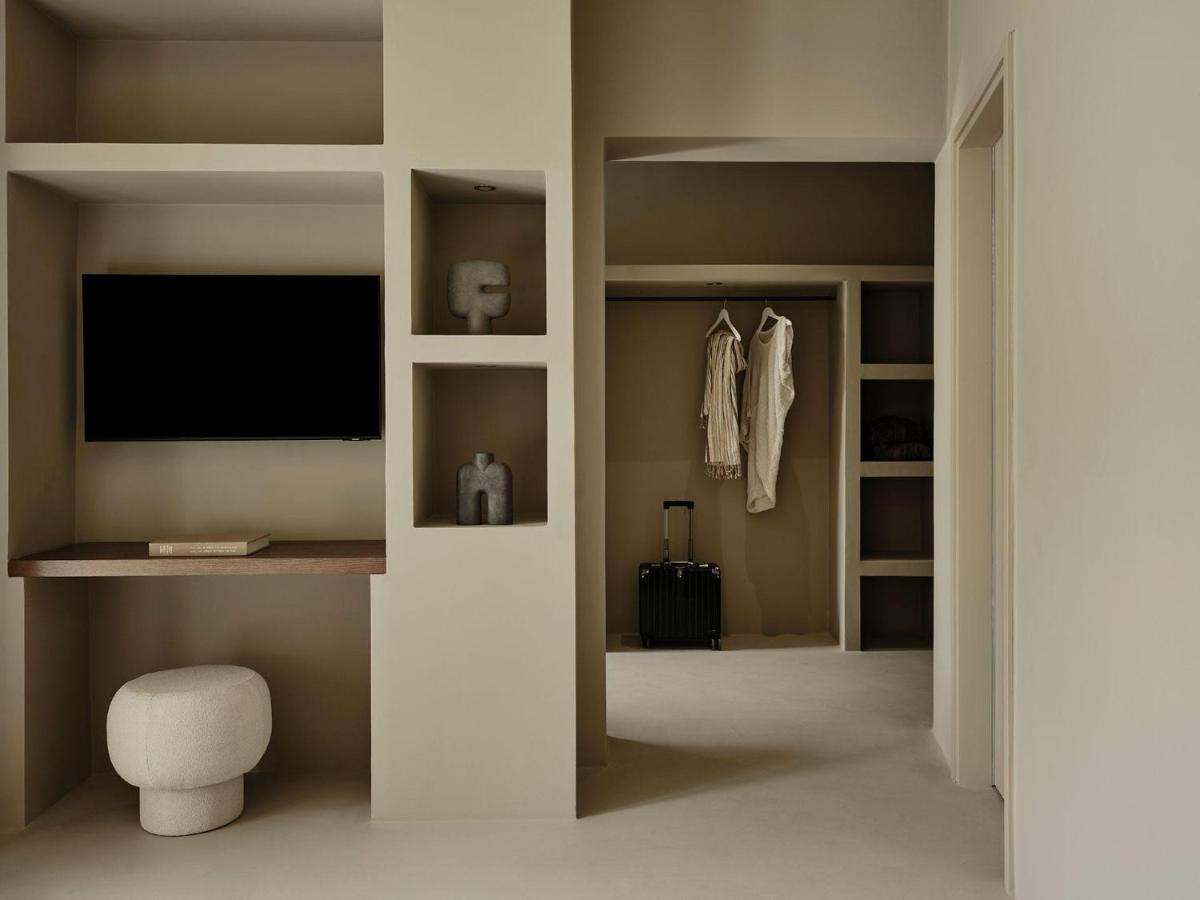Andronis Concept