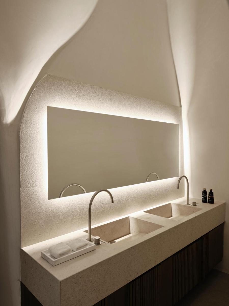 Andronis Luxury Suites