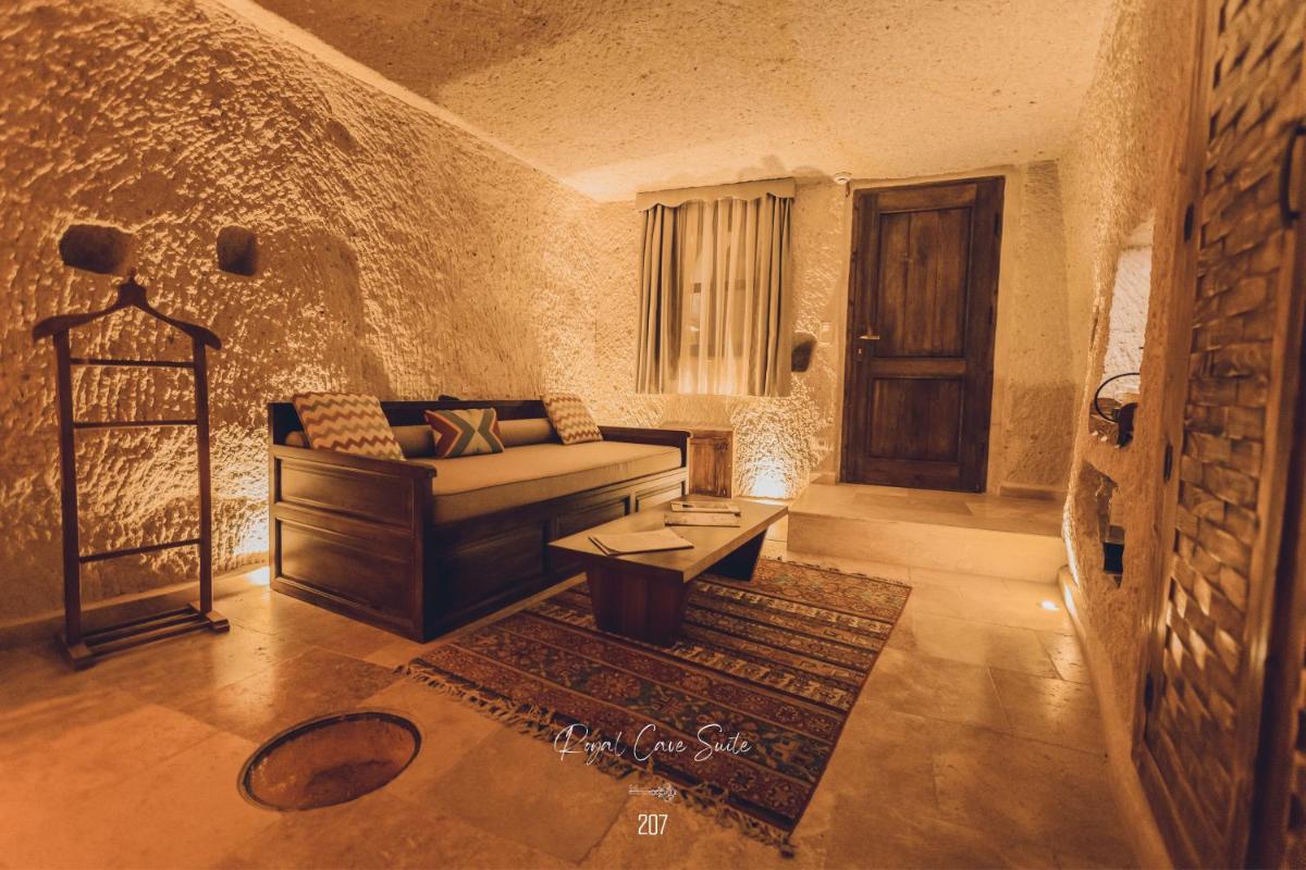 Nino Cave Suites