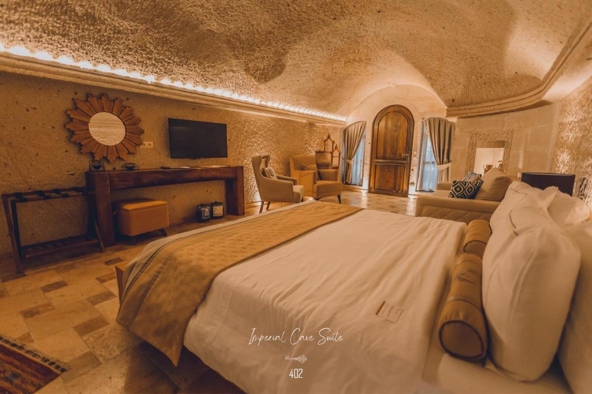 Nino Cave Suites