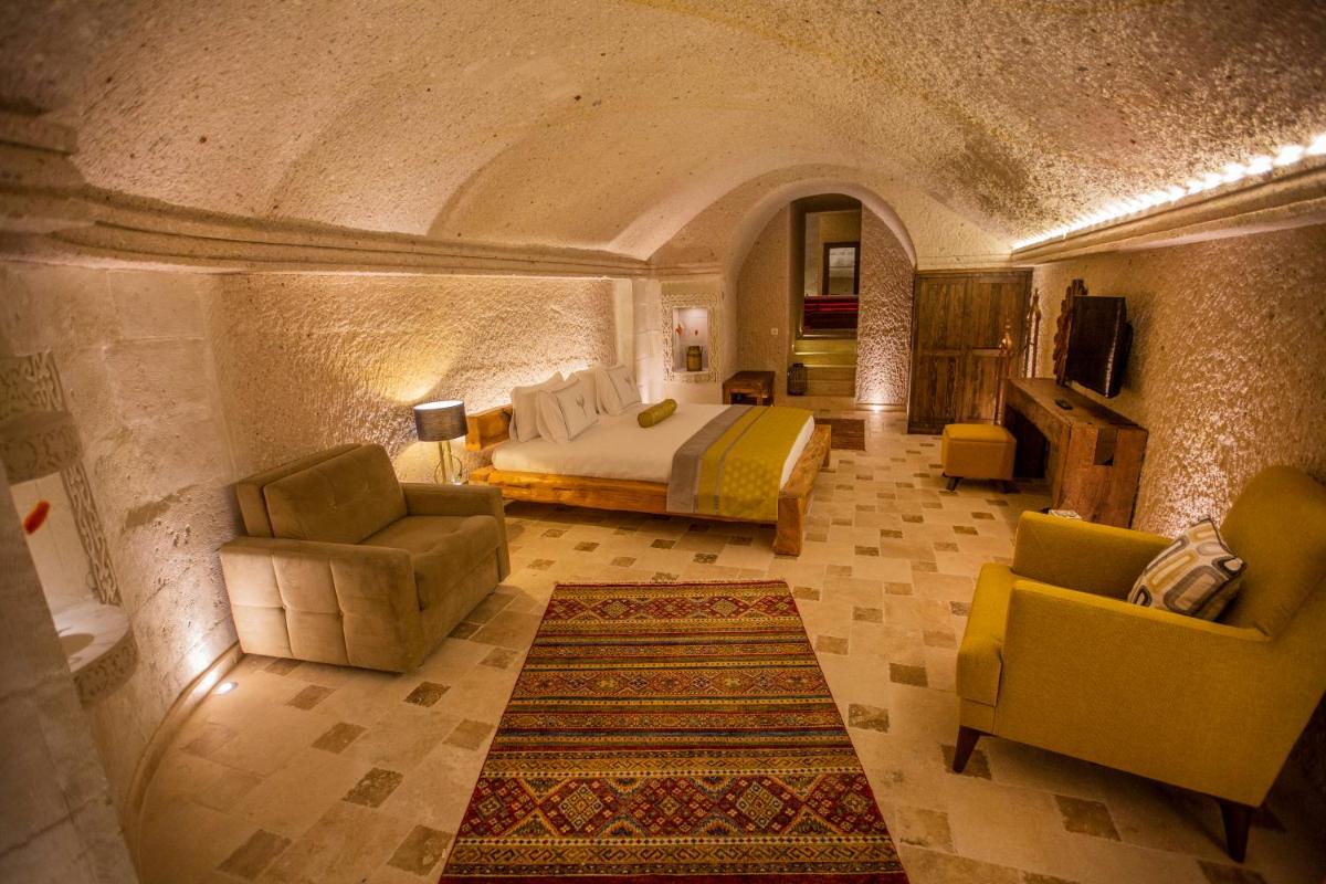 Nino Cave Suites
