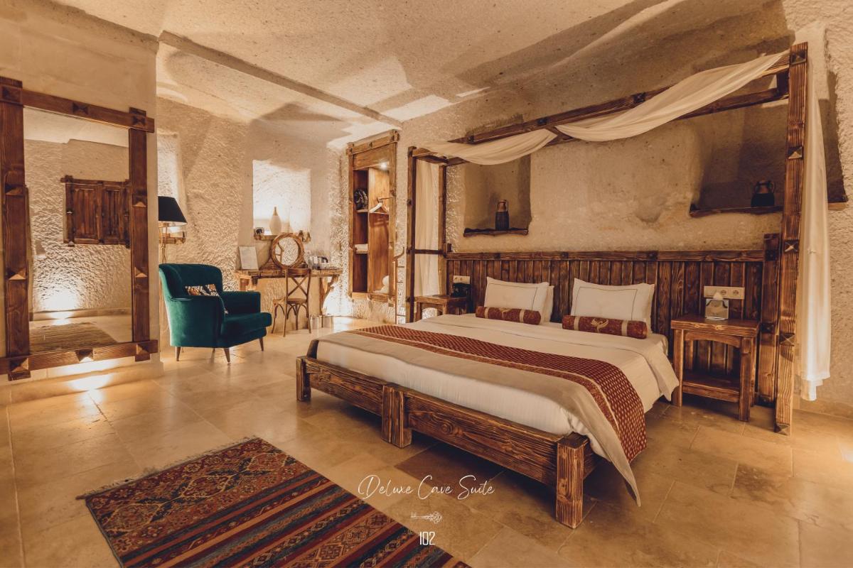 Nino Cave Suites