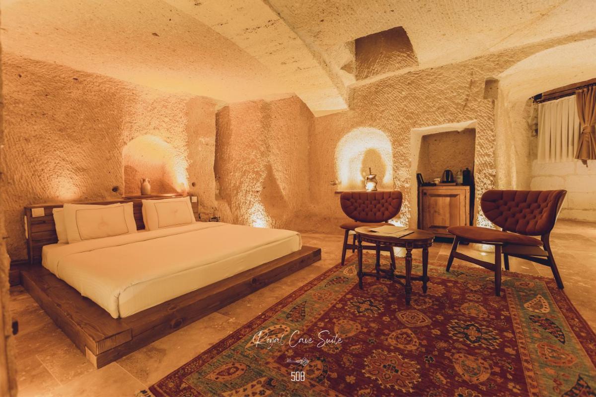 Nino Cave Suites