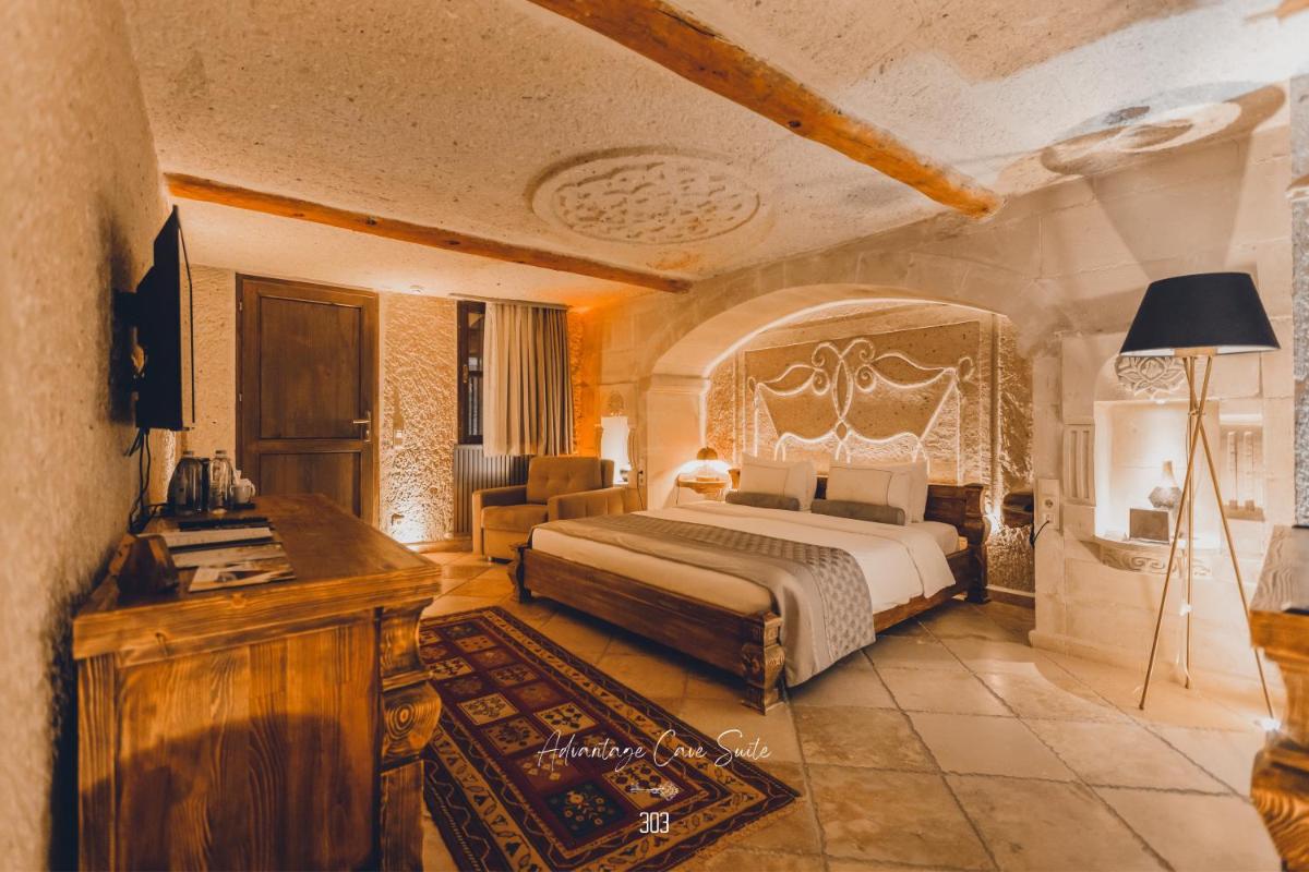 Nino Cave Suites