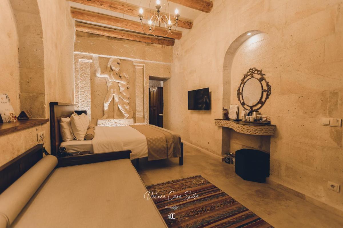 Nino Cave Suites