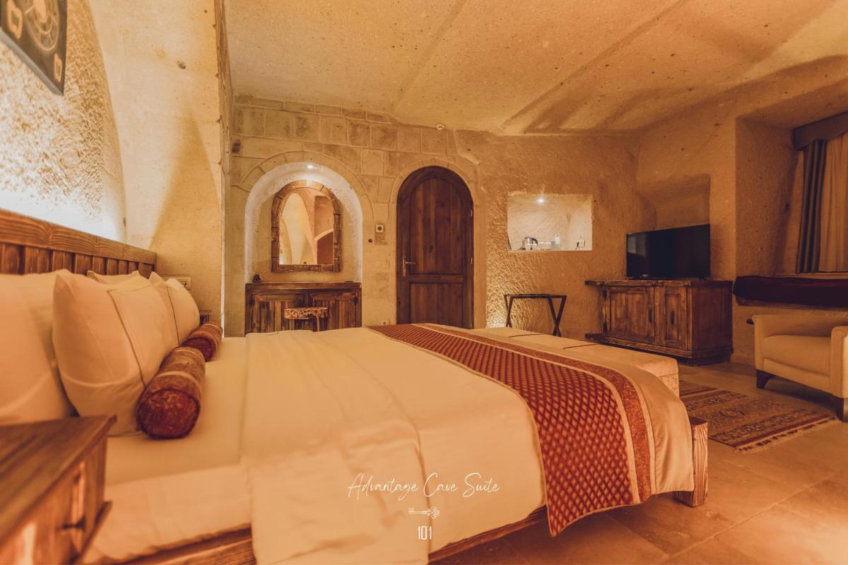Nino Cave Suites