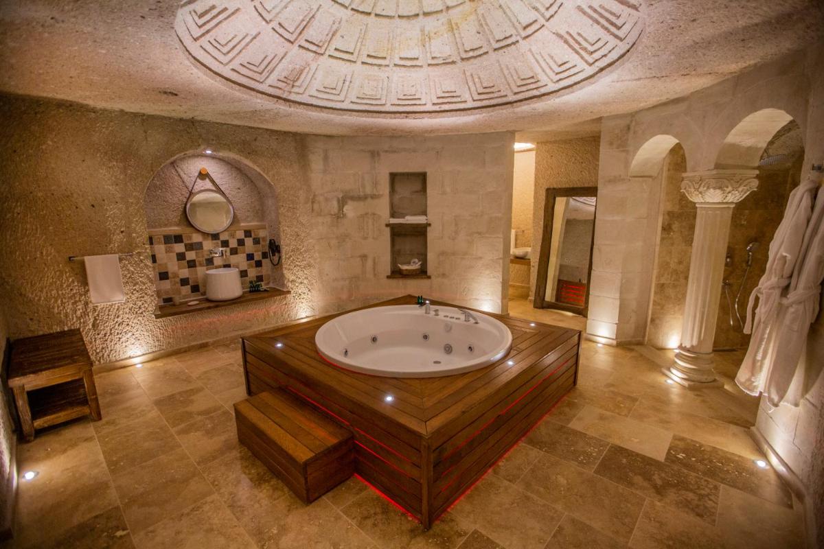 Nino Cave Suites