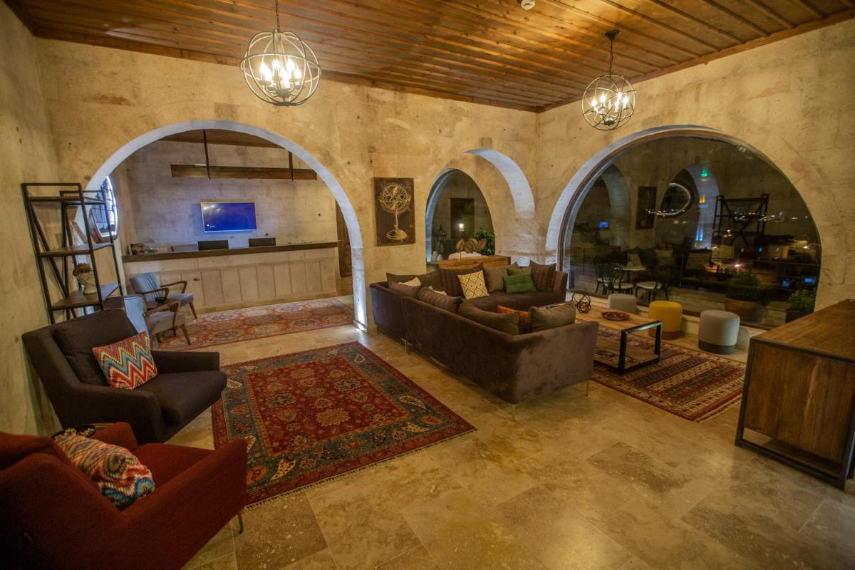 Nino Cave Suites
