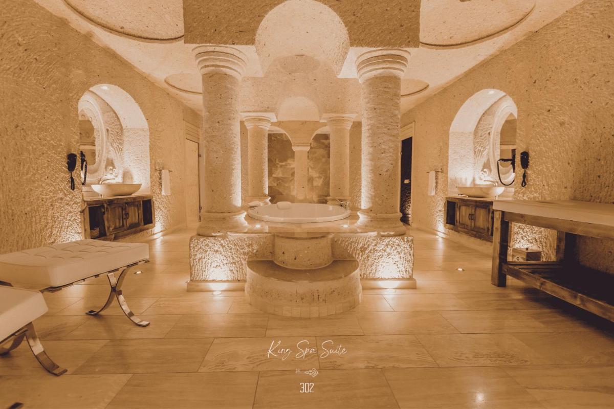Nino Cave Suites