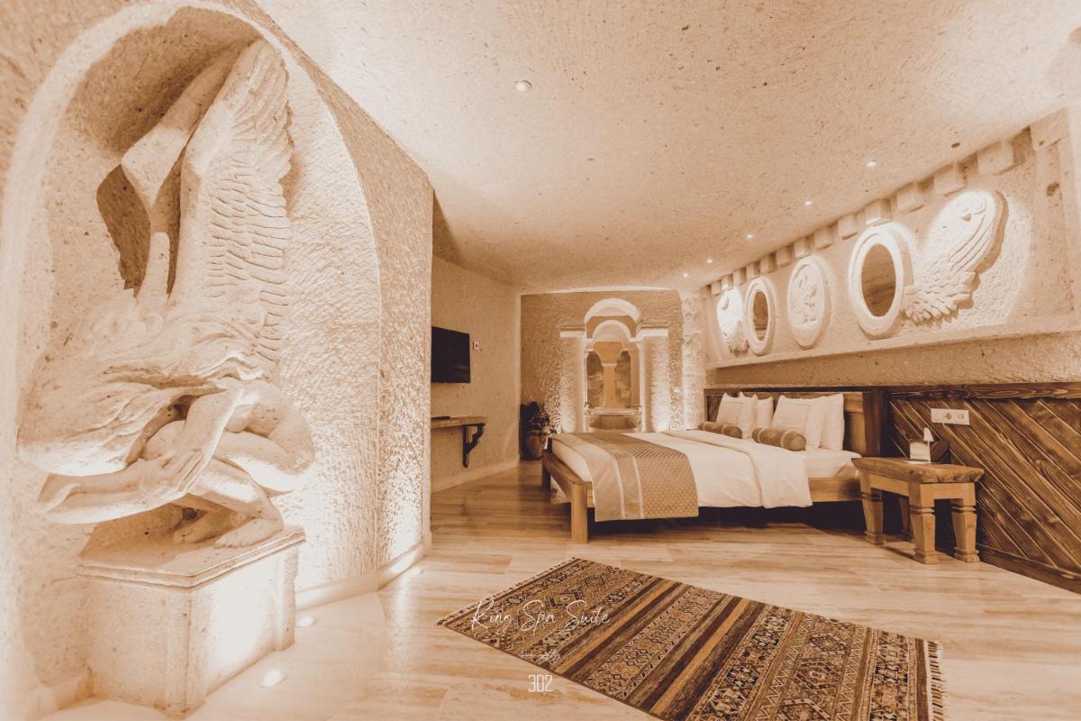 Nino Cave Suites