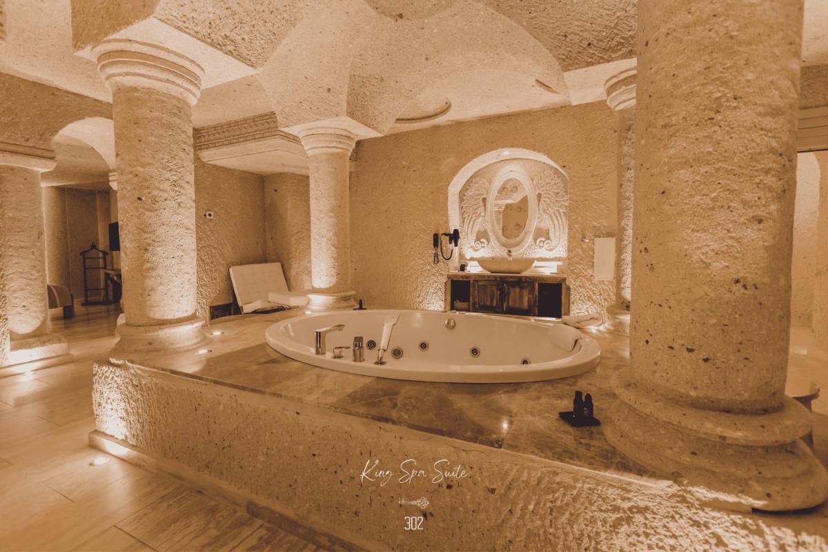 Nino Cave Suites
