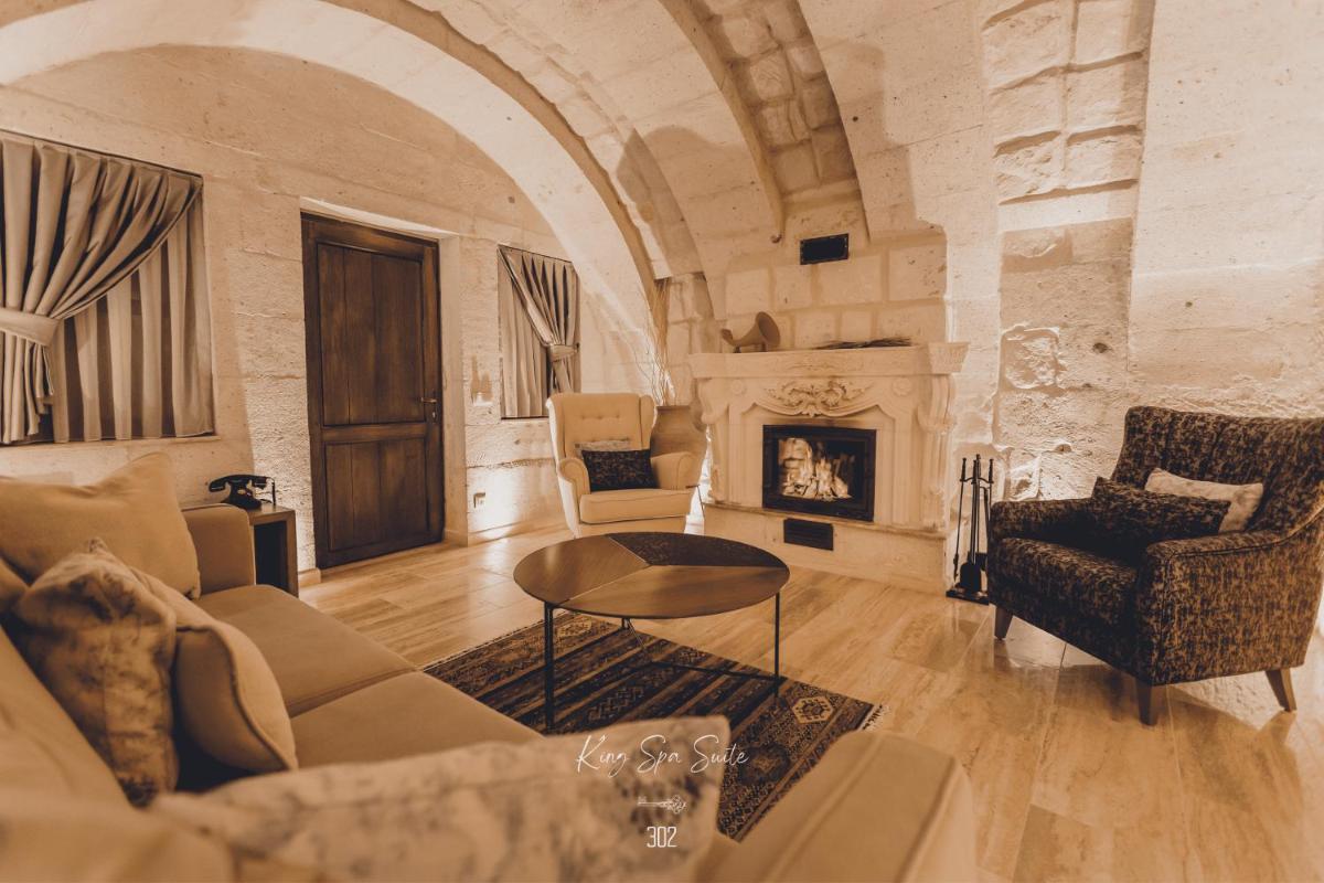 Nino Cave Suites
