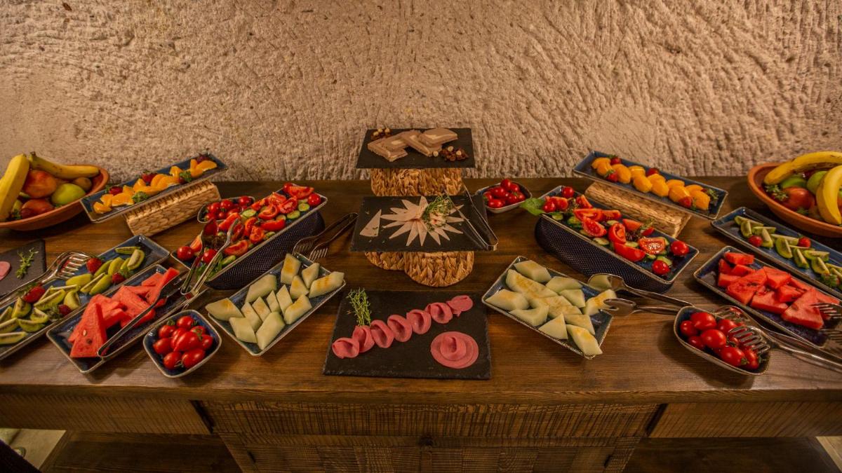 Nino Cave Suites