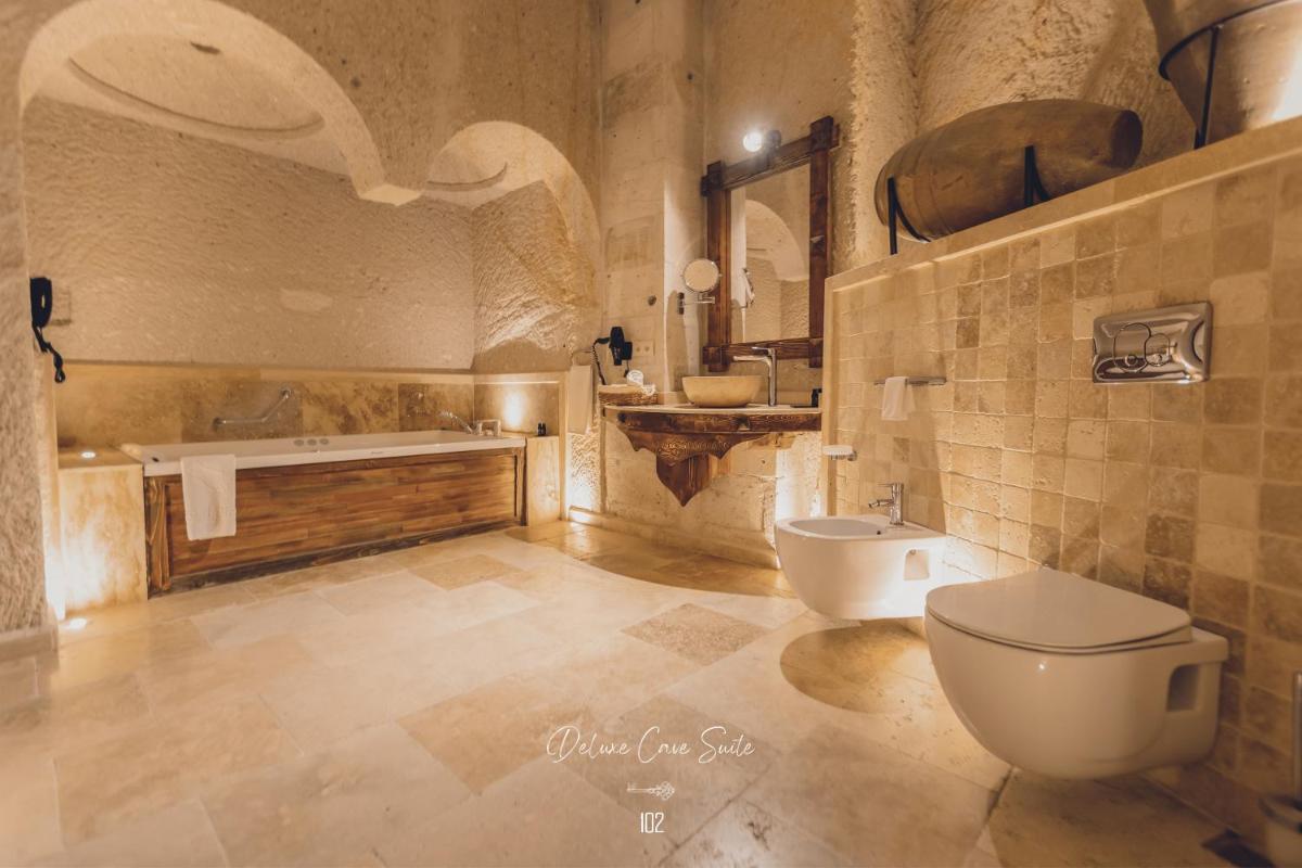 Nino Cave Suites