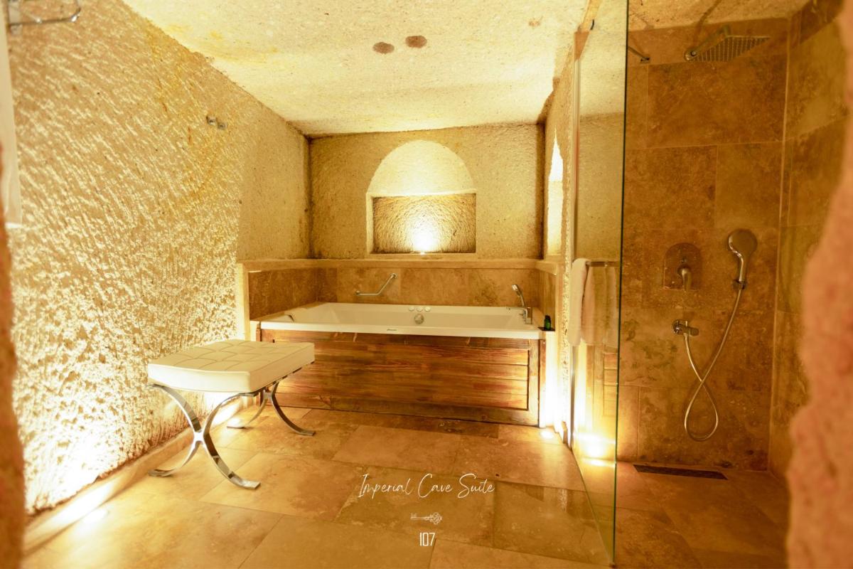 Nino Cave Suites