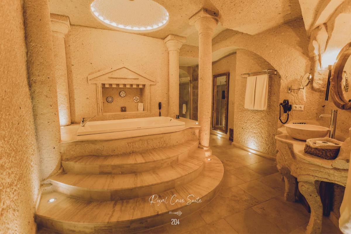 Nino Cave Suites