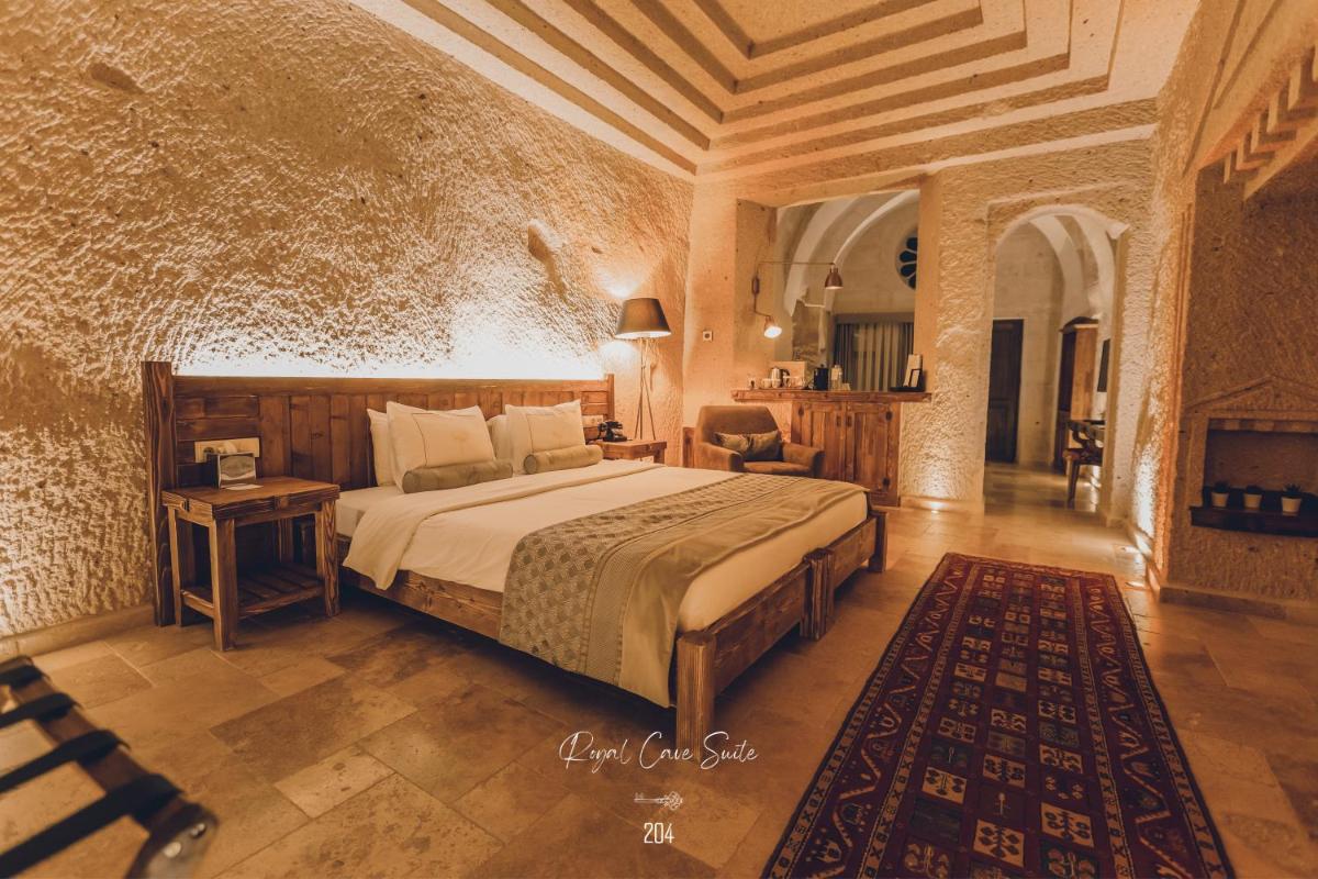 Nino Cave Suites