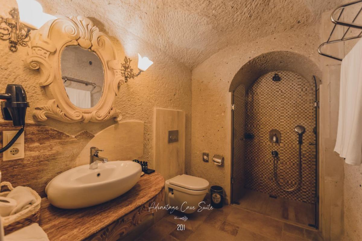 Nino Cave Suites