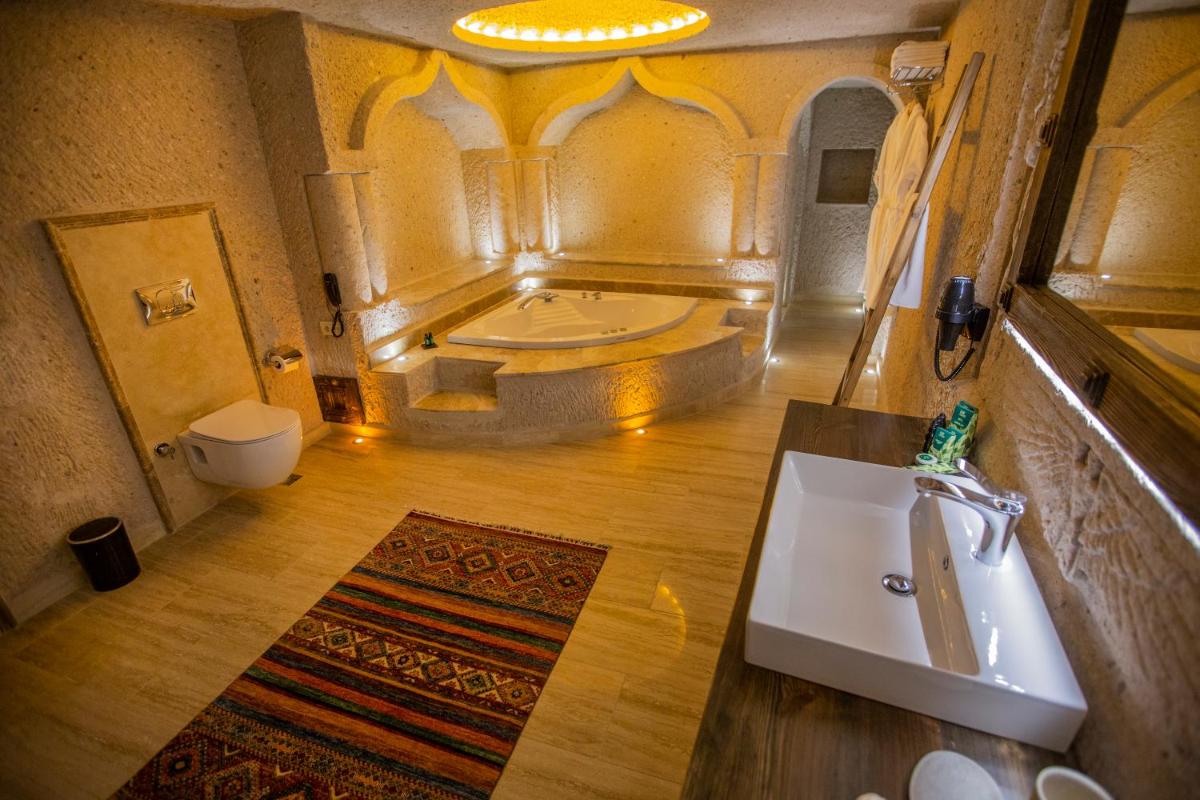 Nino Cave Suites
