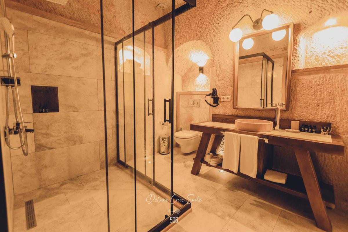 Nino Cave Suites