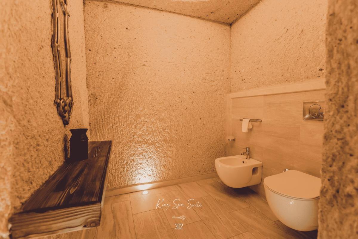 Nino Cave Suites