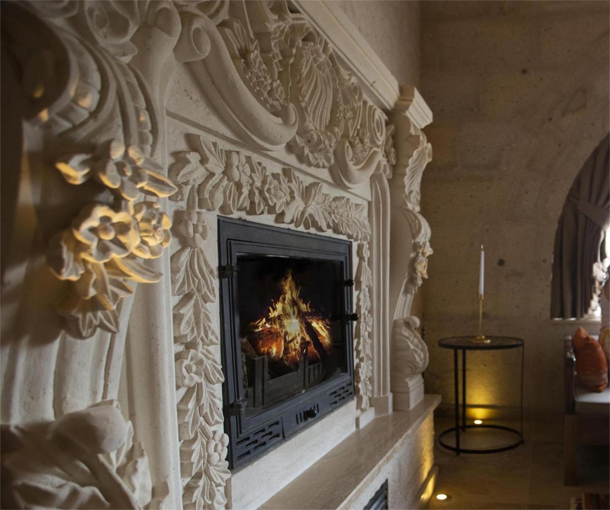 Nino Cave Suites