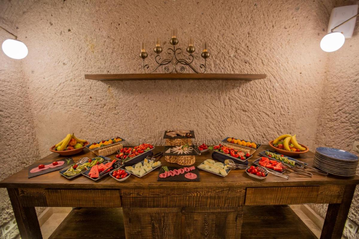 Nino Cave Suites