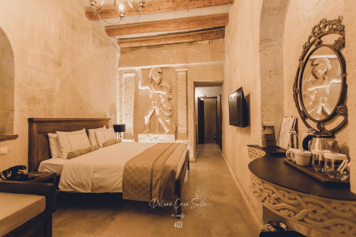 Nino Cave Suites