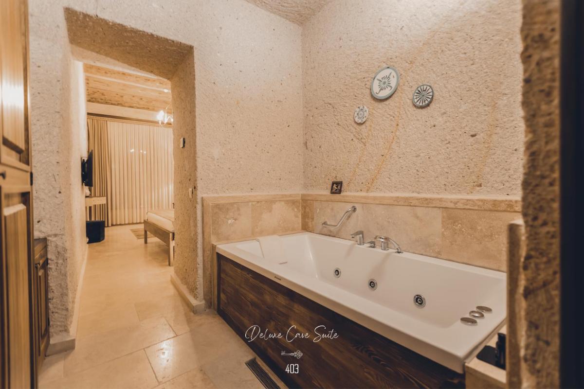 Nino Cave Suites