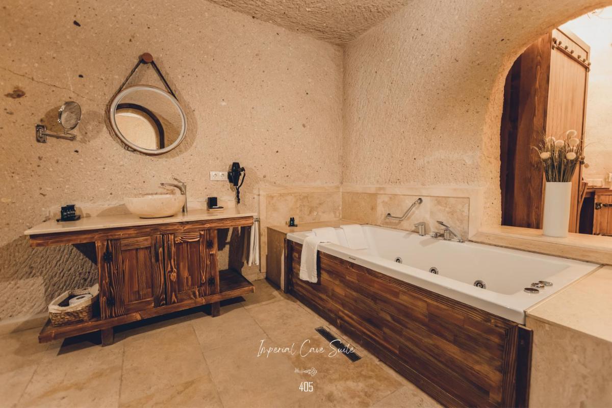 Nino Cave Suites