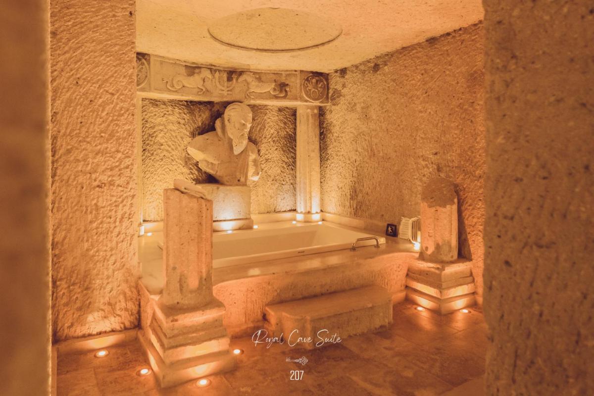 Nino Cave Suites