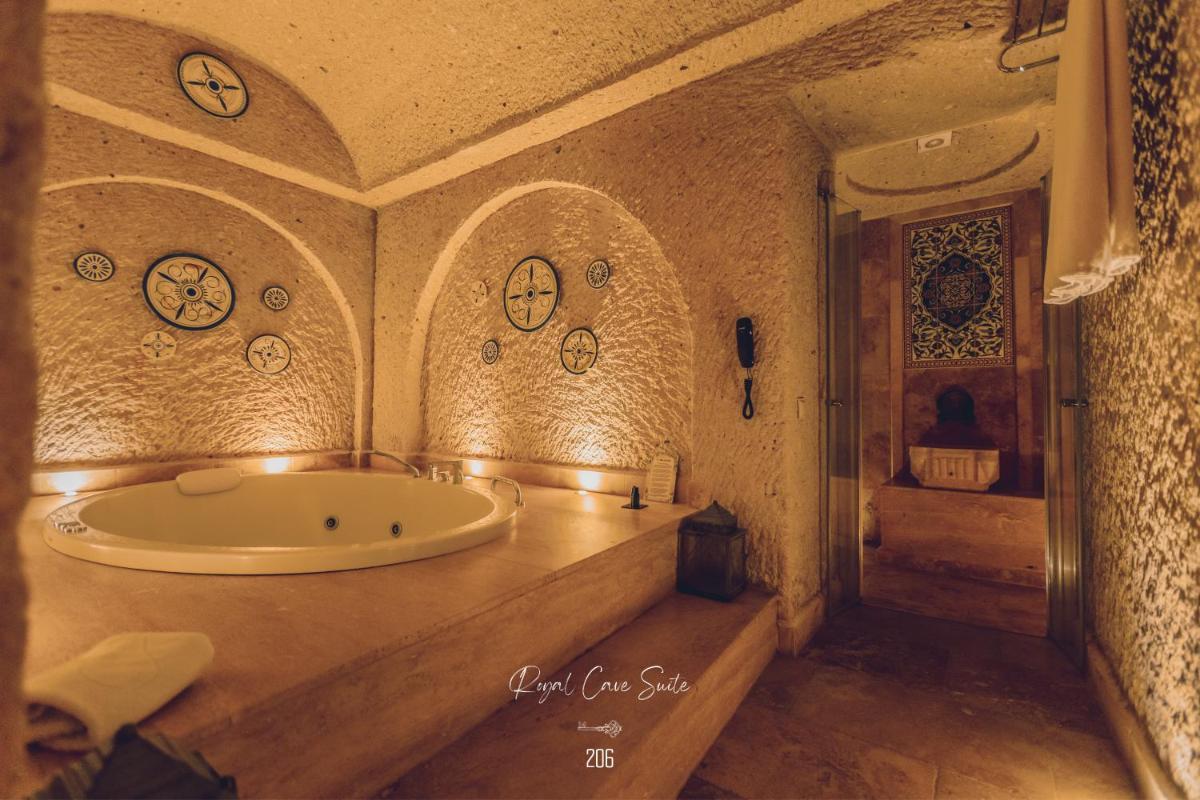 Nino Cave Suites