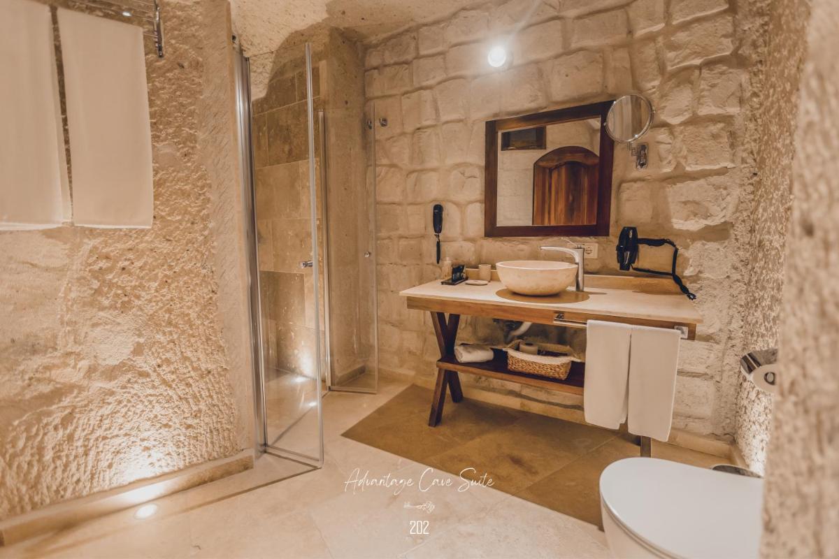 Nino Cave Suites