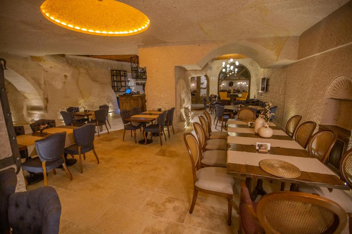 Nino Cave Suites