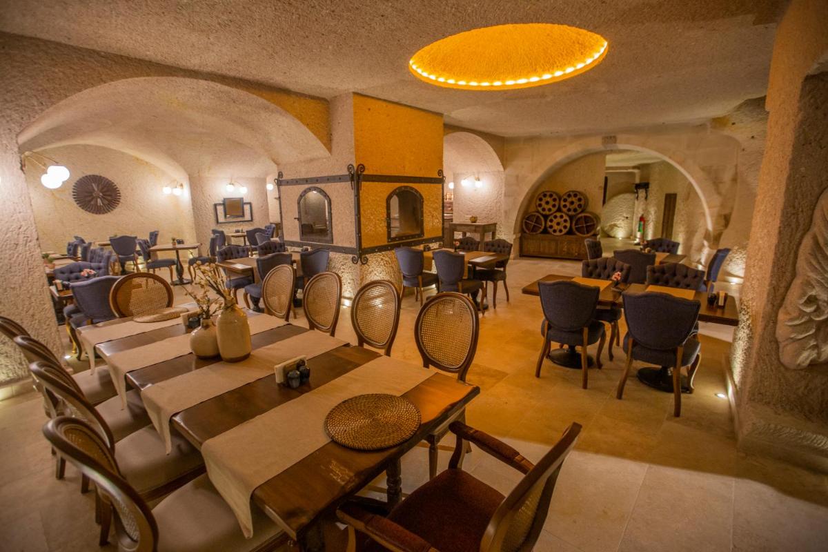 Nino Cave Suites