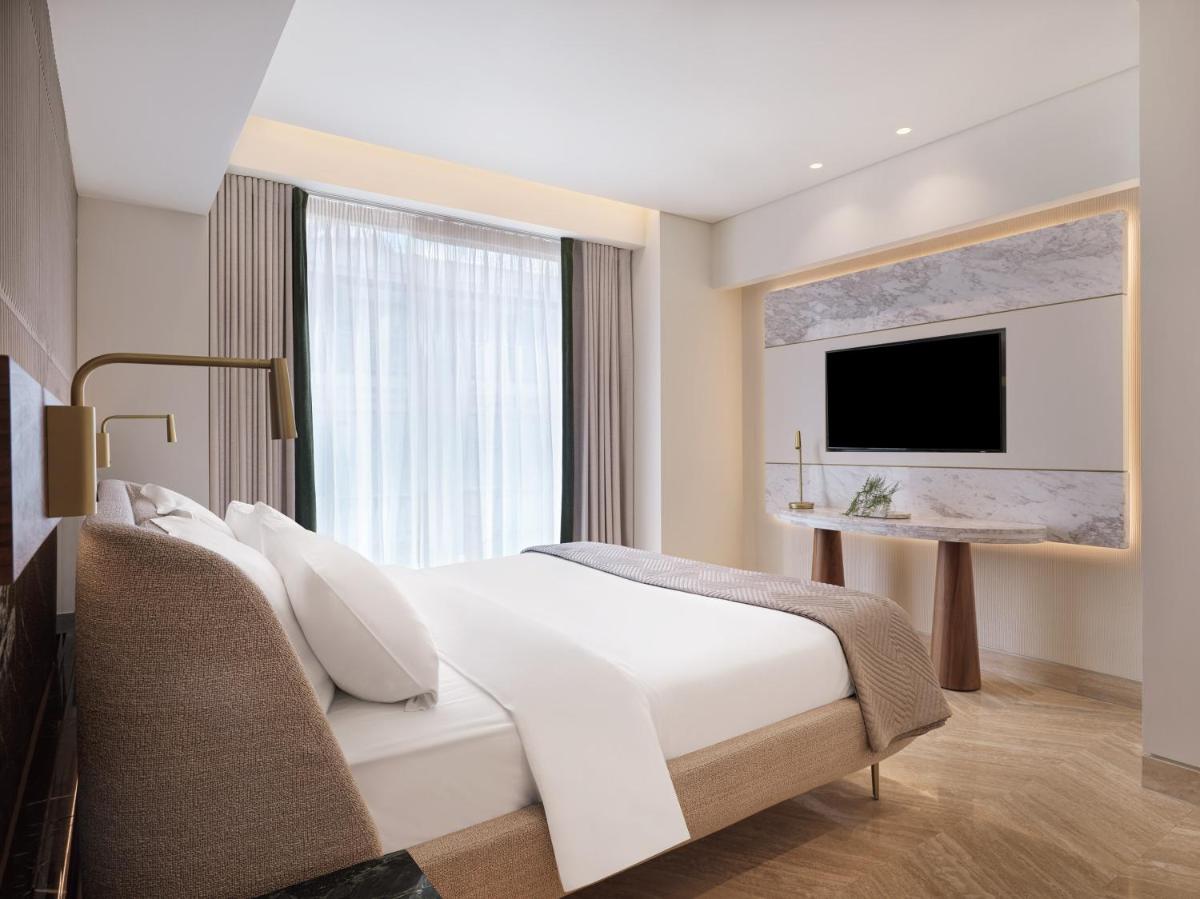 Anthology of Athens, The Leading Hotels of the World