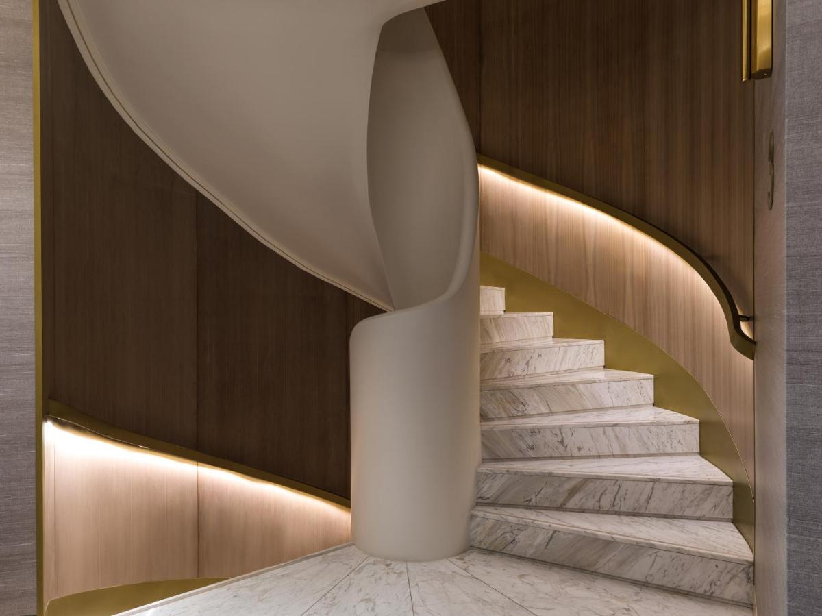 Anthology of Athens, The Leading Hotels of the World